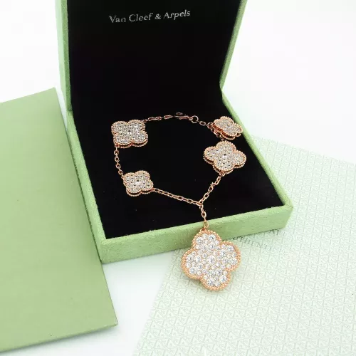 Wholesale Van Cleef &amp; Arpels Bracelets For Women #1351861 $39.00 USD, Wholesale Quality Replica Van Cleef &amp; Arpels Bracelets