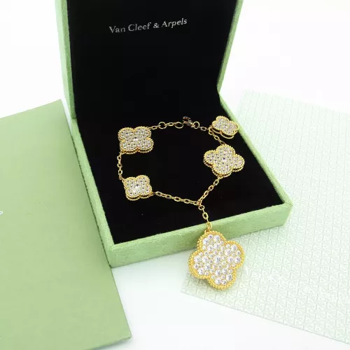 Wholesale Van Cleef &amp; Arpels Bracelets For Women #1351862 $39.00 USD, Wholesale Quality Replica Van Cleef &amp; Arpels Bracelets