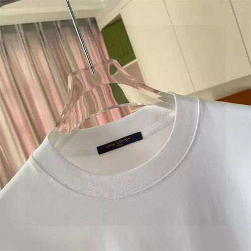 Replica Louis Vuitton LV T-Shirts Short Sleeved For Unisex #1358827 $42.00 USD for Wholesale