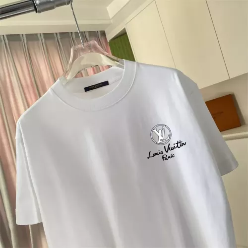 Replica Louis Vuitton LV T-Shirts Short Sleeved For Unisex #1358827 $42.00 USD for Wholesale