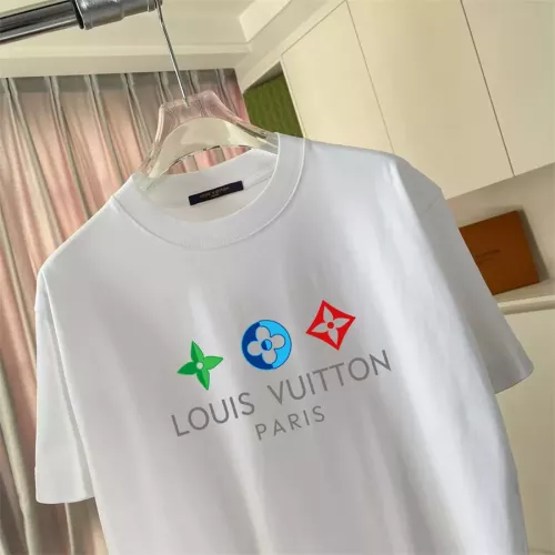 Replica Louis Vuitton LV T-Shirts Short Sleeved For Unisex #1358844 $42.00 USD for Wholesale