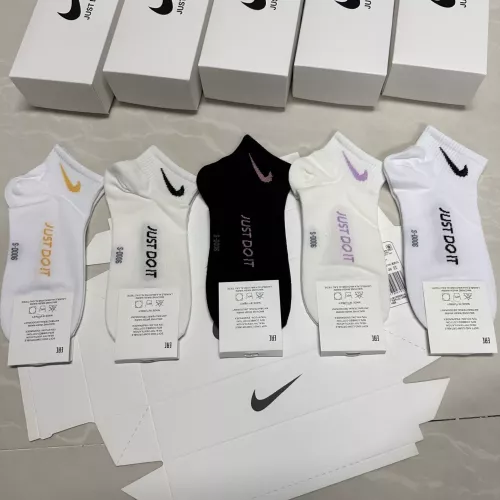 Wholesale Nike Socks For Women #1360320 $25.00 USD, Wholesale Quality Replica Nike Socks