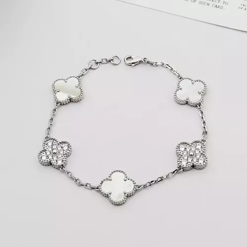 Wholesale Van Cleef &amp; Arpels Bracelets For Women #1371299 $29.00 USD, Wholesale Quality Replica Van Cleef &amp; Arpels Bracelets