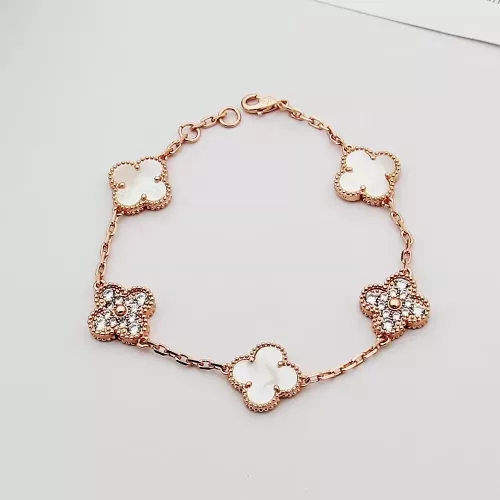 Wholesale Van Cleef &amp; Arpels Bracelets For Women #1371300 $29.00 USD, Wholesale Quality Replica Van Cleef &amp; Arpels Bracelets