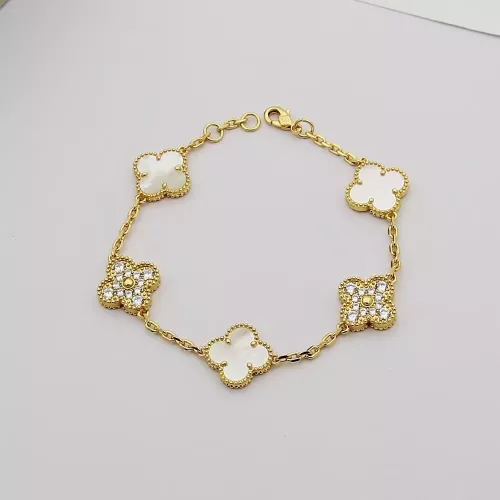Wholesale Van Cleef &amp; Arpels Bracelets For Women #1371301 $29.00 USD, Wholesale Quality Replica Van Cleef &amp; Arpels Bracelets
