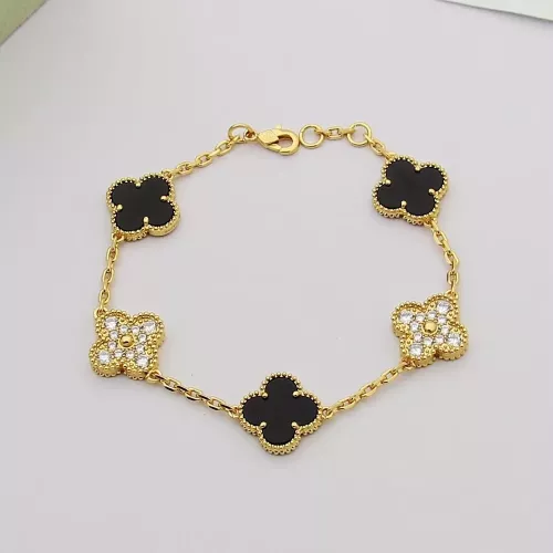 Wholesale Van Cleef &amp; Arpels Bracelets For Women #1371322 $29.00 USD, Wholesale Quality Replica Van Cleef &amp; Arpels Bracelets