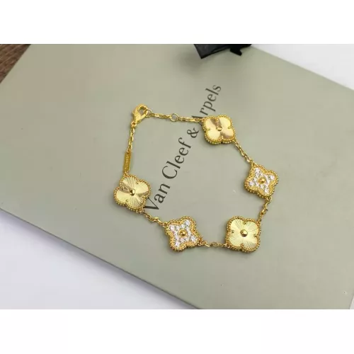 Wholesale Van Cleef &amp; Arpels Bracelets For Women #1373141 $34.00 USD, Wholesale Quality Replica Van Cleef &amp; Arpels Bracelets