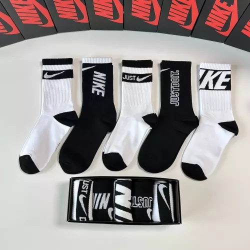 Wholesale Nike Socks #1377792 $29.00 USD, Wholesale Quality Replica Nike Socks