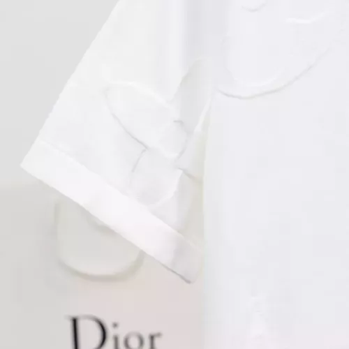 Replica Louis Vuitton LV T-Shirts Short Sleeved For Unisex #1378498 $45.00 USD for Wholesale