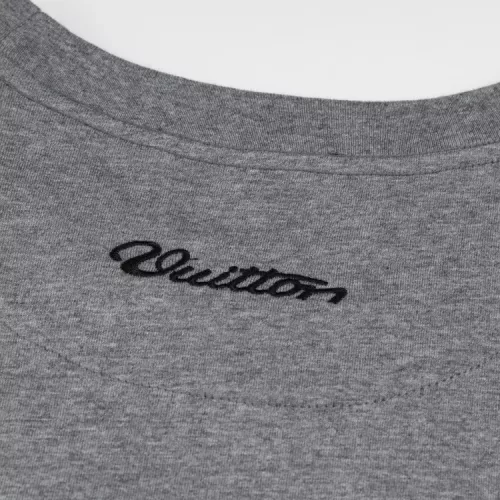 Replica Louis Vuitton LV T-Shirts Short Sleeved For Unisex #1378499 $45.00 USD for Wholesale