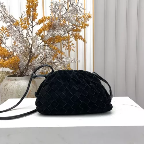 Wholesale Bottega Veneta BV AAA Quality Messenger Bags For Women #1388033 $100.00 USD, Wholesale Quality Replica Bottega Veneta BV AAA Quality Messenger Bags