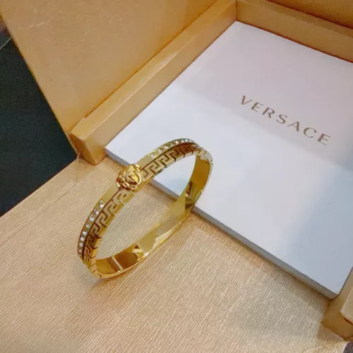 Wholesale Versace Bracelets #1390243 $42.00 USD, Wholesale Quality Replica Versace Bracelets
