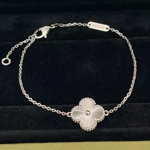 Wholesale Van Cleef &amp; Arpels Bracelets For Women #1390347 $25.00 USD, Wholesale Quality Replica Van Cleef &amp; Arpels Bracelets