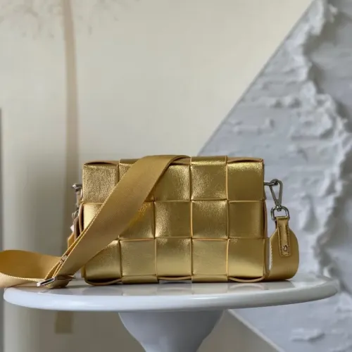 Replica Bottega Veneta BV AAA Quality Messenger Bags For Women #1393642 $102.00 USD for Wholesale