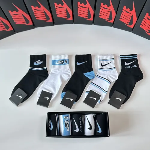 Wholesale Nike Socks #1396382 $27.00 USD, Wholesale Quality Replica Nike Socks