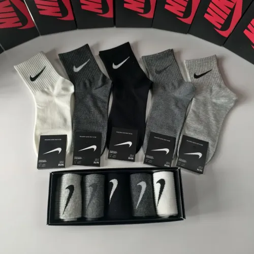 Wholesale Nike Socks #1396442 $27.00 USD, Wholesale Quality Replica Nike Socks