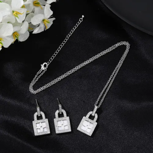 Wholesale Louis Vuitton LV Jewelry Set For Women #1397982 $40.00 USD, Wholesale Quality Replica Louis Vuitton LV Jewelry Set