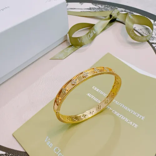Wholesale Van Cleef &amp; Arpels Bracelets #1398395 $39.00 USD, Wholesale Quality Replica Van Cleef &amp; Arpels Bracelets