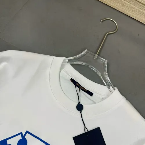 Replica Louis Vuitton LV T-Shirts Short Sleeved For Unisex #1402188 $32.00 USD for Wholesale