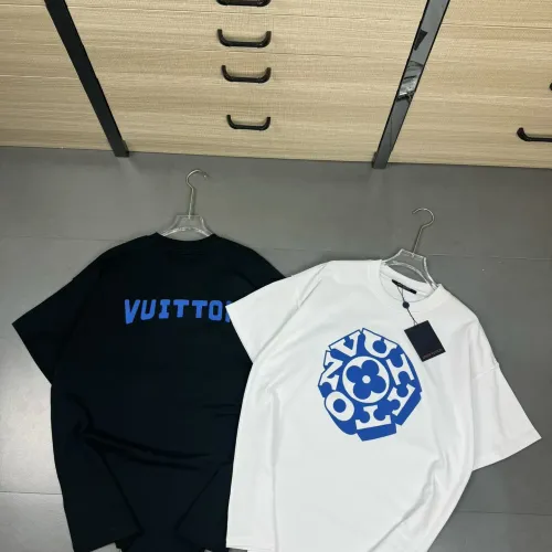 Replica Louis Vuitton LV T-Shirts Short Sleeved For Unisex #1402189 $32.00 USD for Wholesale