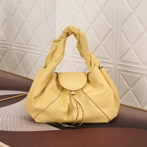 Wholesale Fendi AAA Quality Handbags For Women #1404618 $122.00 USD, Wholesale Quality Replica Fendi AAA Quality Handbags