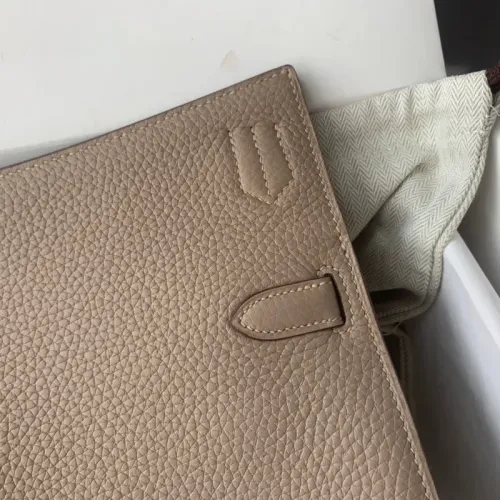 Replica Hermes AAA Quality Messenger Bags For Women #1405368 $115.00 USD for Wholesale