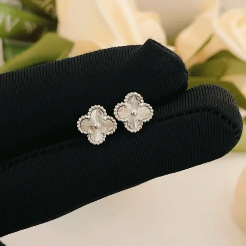 Replica Van Cleef & Arpels Earrings For Women #1406543 $25.00 USD for Wholesale