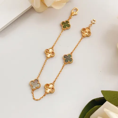 Replica Van Cleef & Arpels Bracelets For Women #1406636 $34.00 USD for Wholesale