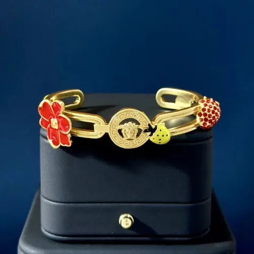 Wholesale Versace Bracelets #1407115 $32.00 USD, Wholesale Quality Replica Versace Bracelets