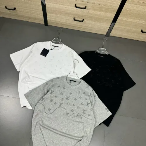 Replica Louis Vuitton LV T-Shirts Short Sleeved For Unisex #1410168 $32.00 USD for Wholesale
