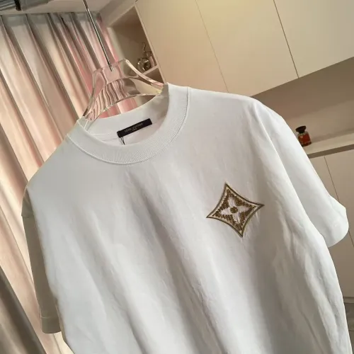 Replica Louis Vuitton LV T-Shirts Short Sleeved For Unisex #1411802 $48.00 USD for Wholesale
