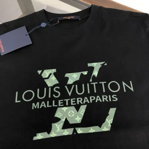 Replica Louis Vuitton LV T-Shirts Short Sleeved For Men #1412148 $42.00 USD for Wholesale
