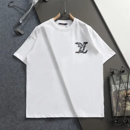 Replica Louis Vuitton LV T-Shirts Short Sleeved For Unisex #1412231 $40.00 USD for Wholesale