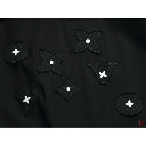 Replica Louis Vuitton LV T-Shirts Short Sleeved For Unisex #1412254 $48.00 USD for Wholesale