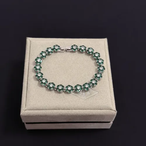 Replica Van Cleef & Arpels Bracelets For Women #1413300 $52.00 USD for Wholesale