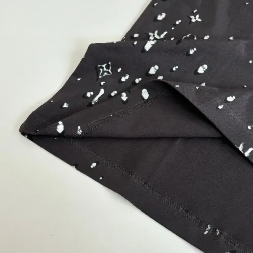 Replica Louis Vuitton LV T-Shirts Short Sleeved For Unisex #1413452 $60.00 USD for Wholesale
