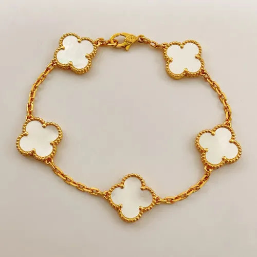 Wholesale Van Cleef &amp; Arpels Bracelets For Women #1413742 $34.00 USD, Wholesale Quality Replica Van Cleef &amp; Arpels Bracelets