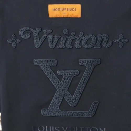 Replica Louis Vuitton LV T-Shirts Short Sleeved For Unisex #1414009 $39.00 USD for Wholesale