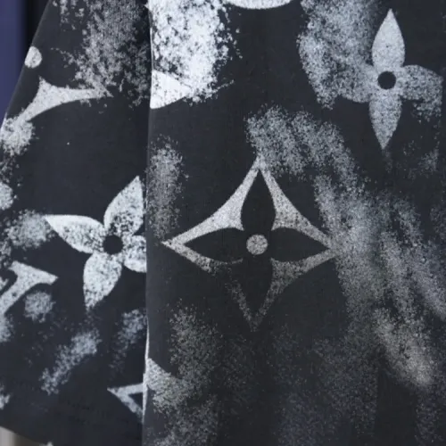 Replica Louis Vuitton LV T-Shirts Short Sleeved For Unisex #1414017 $38.00 USD for Wholesale