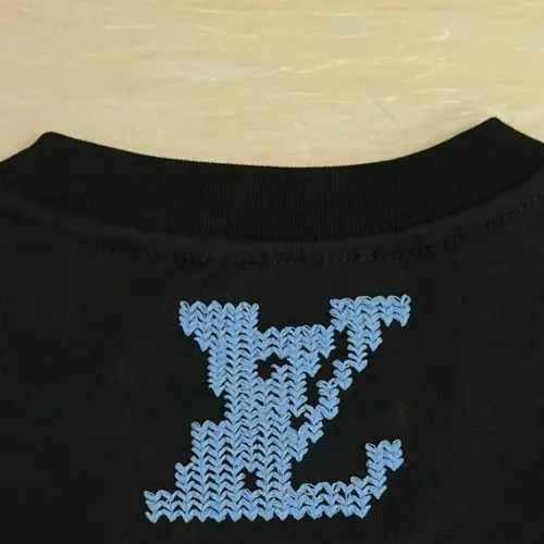 Replica Louis Vuitton LV T-Shirts Short Sleeved For Unisex #1414124 $41.00 USD for Wholesale