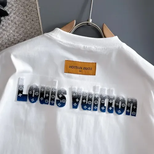 Replica Louis Vuitton LV T-Shirts Short Sleeved For Unisex #1414561 $42.00 USD for Wholesale