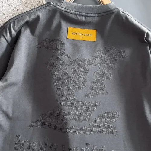 Replica Louis Vuitton LV T-Shirts Short Sleeved For Unisex #1414578 $42.00 USD for Wholesale