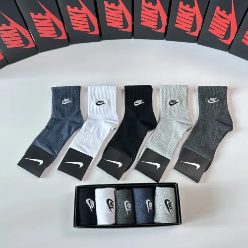 Wholesale Nike Socks #1414820 $29.00 USD, Wholesale Quality Replica Nike Socks