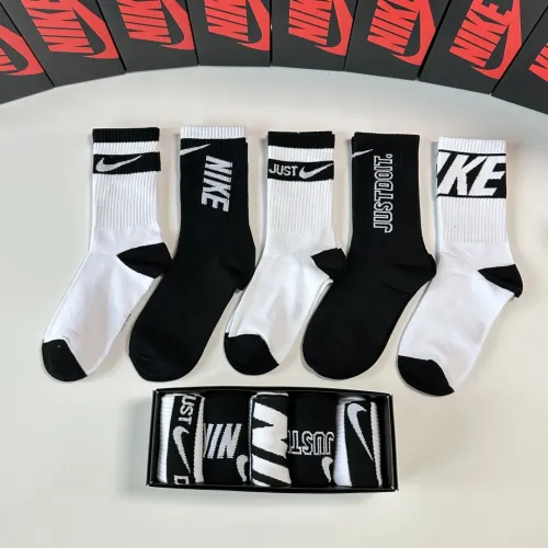 Wholesale Nike Socks #1414821 $29.00 USD, Wholesale Quality Replica Nike Socks