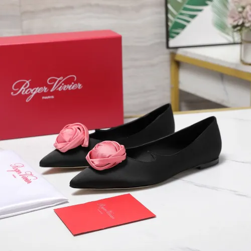 Wholesale Roger Vivier RV Flat Shoes For Women #1418122 $115.00 USD, Wholesale Quality Replica Roger Vivier RV Flat Shoes