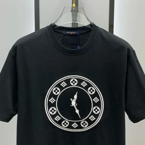 Replica Louis Vuitton LV T-Shirts Short Sleeved For Men #1418323 $60.00 USD for Wholesale