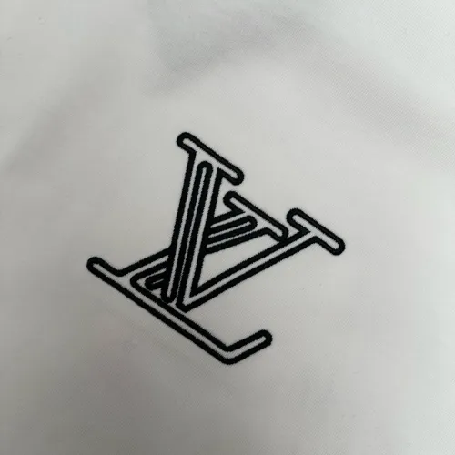 Replica Louis Vuitton LV T-Shirts Short Sleeved For Unisex #1418497 $48.00 USD for Wholesale
