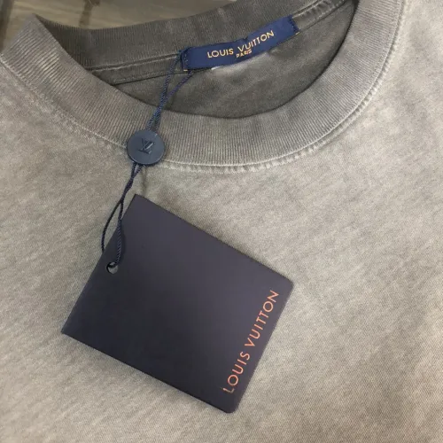 Replica Louis Vuitton LV T-Shirts Short Sleeved For Unisex #1419933 $36.00 USD for Wholesale