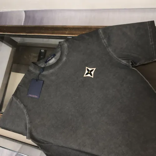 Replica Louis Vuitton LV T-Shirts Short Sleeved For Unisex #1419934 $36.00 USD for Wholesale