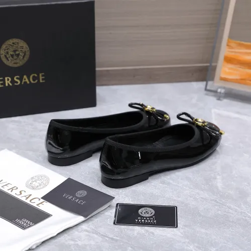 Replica Versace Flat Shoes For Women #1422326 $118.00 USD for Wholesale